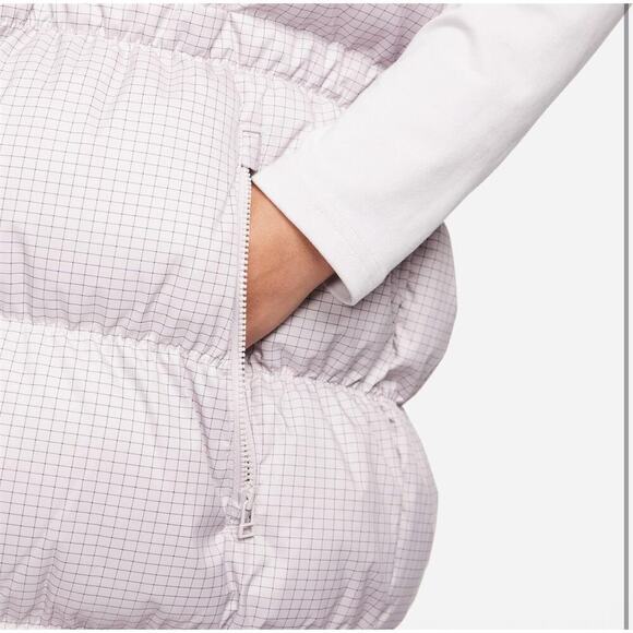 NWT Nike Women's Small Gray/Lavender Therma-Fit Loose Long Wind Puffer Vest - Picture 4 of 11